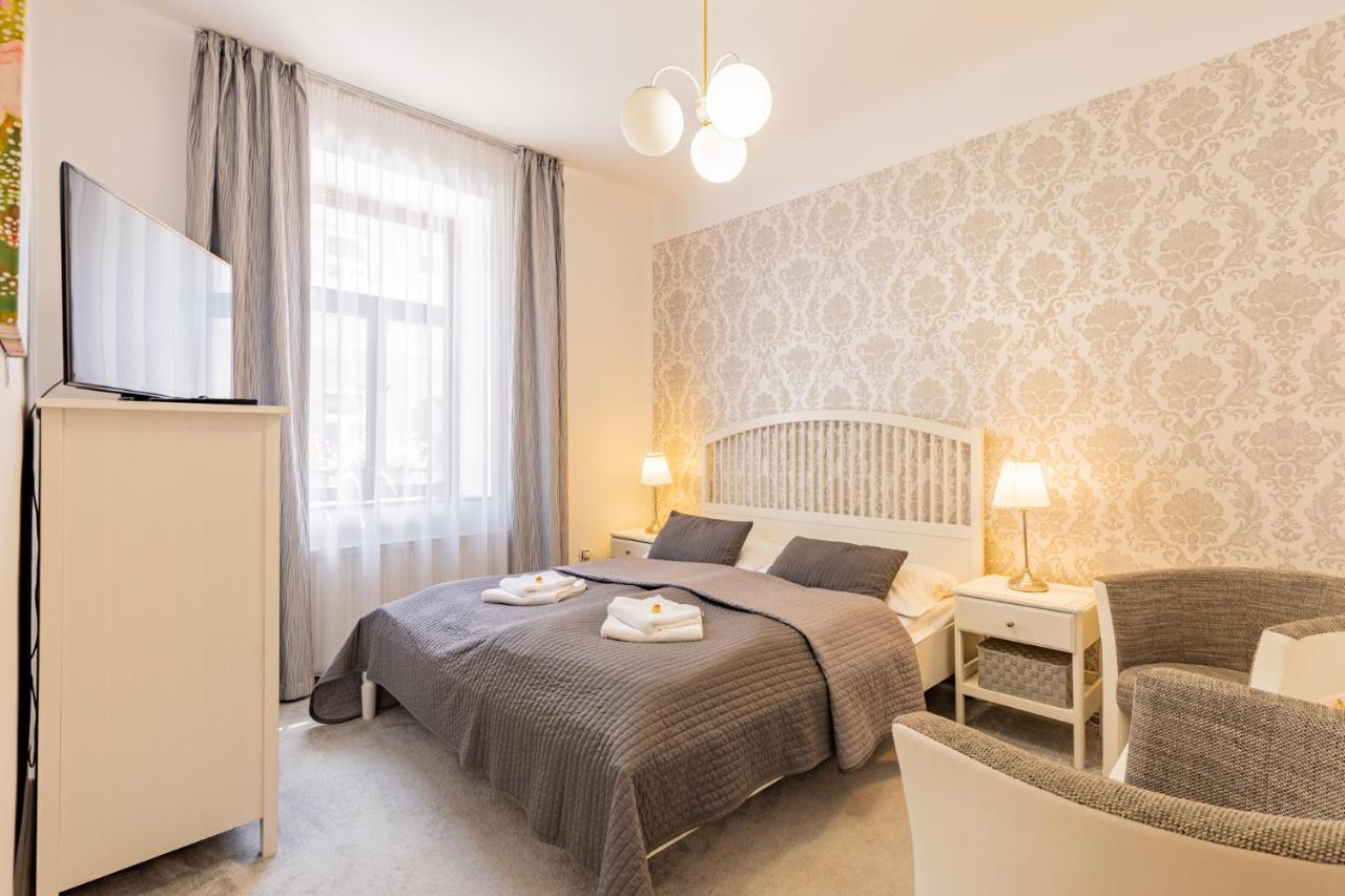 Hotel Amadeus Ceske Budejovice Exterior photo